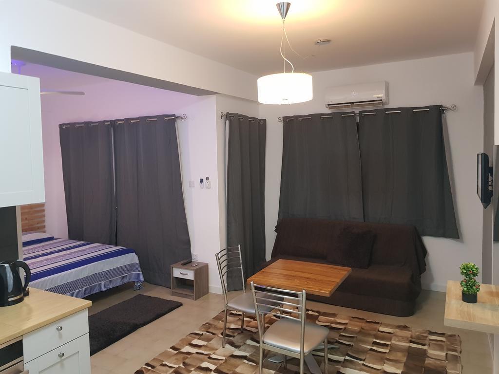 Mylos Court Apartments Limassol Bagian luar foto