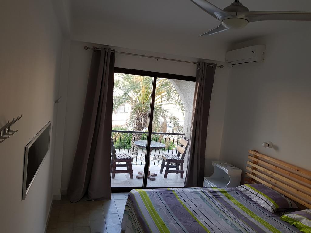 Mylos Court Apartments Limassol Bagian luar foto