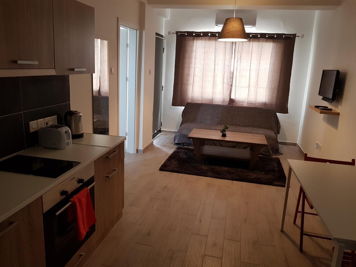 Mylos Court Apartments Limassol Bagian luar foto