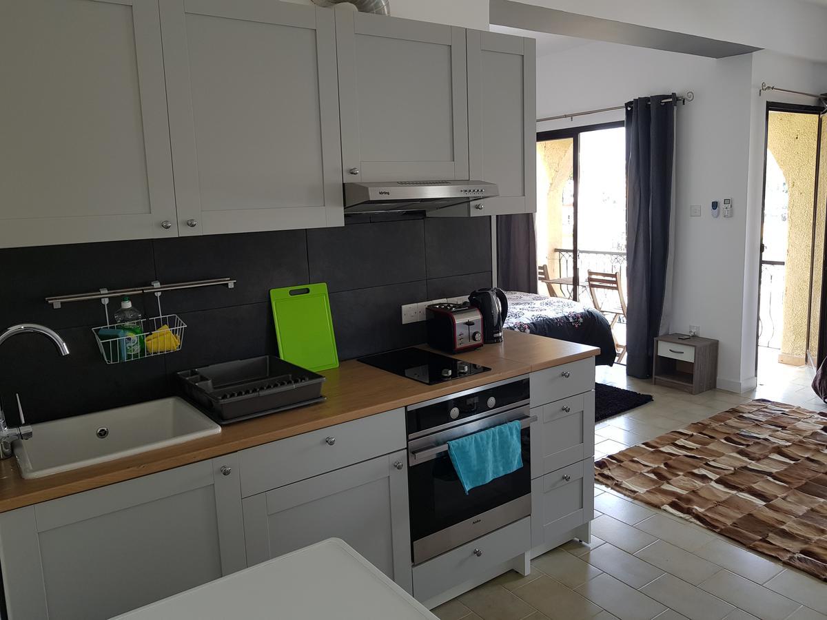 Mylos Court Apartments Limassol Bagian luar foto
