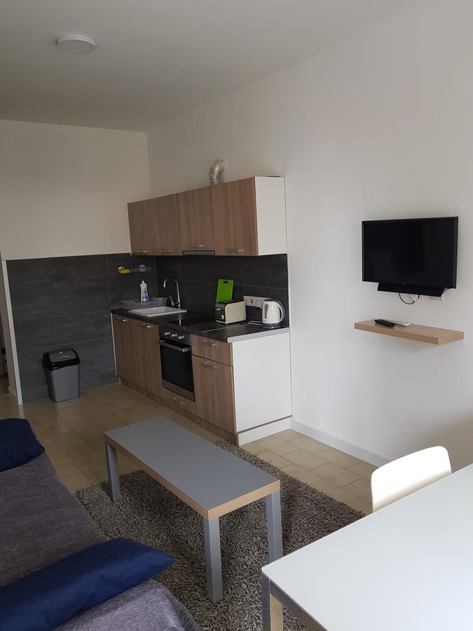 Mylos Court Apartments Limassol Bagian luar foto