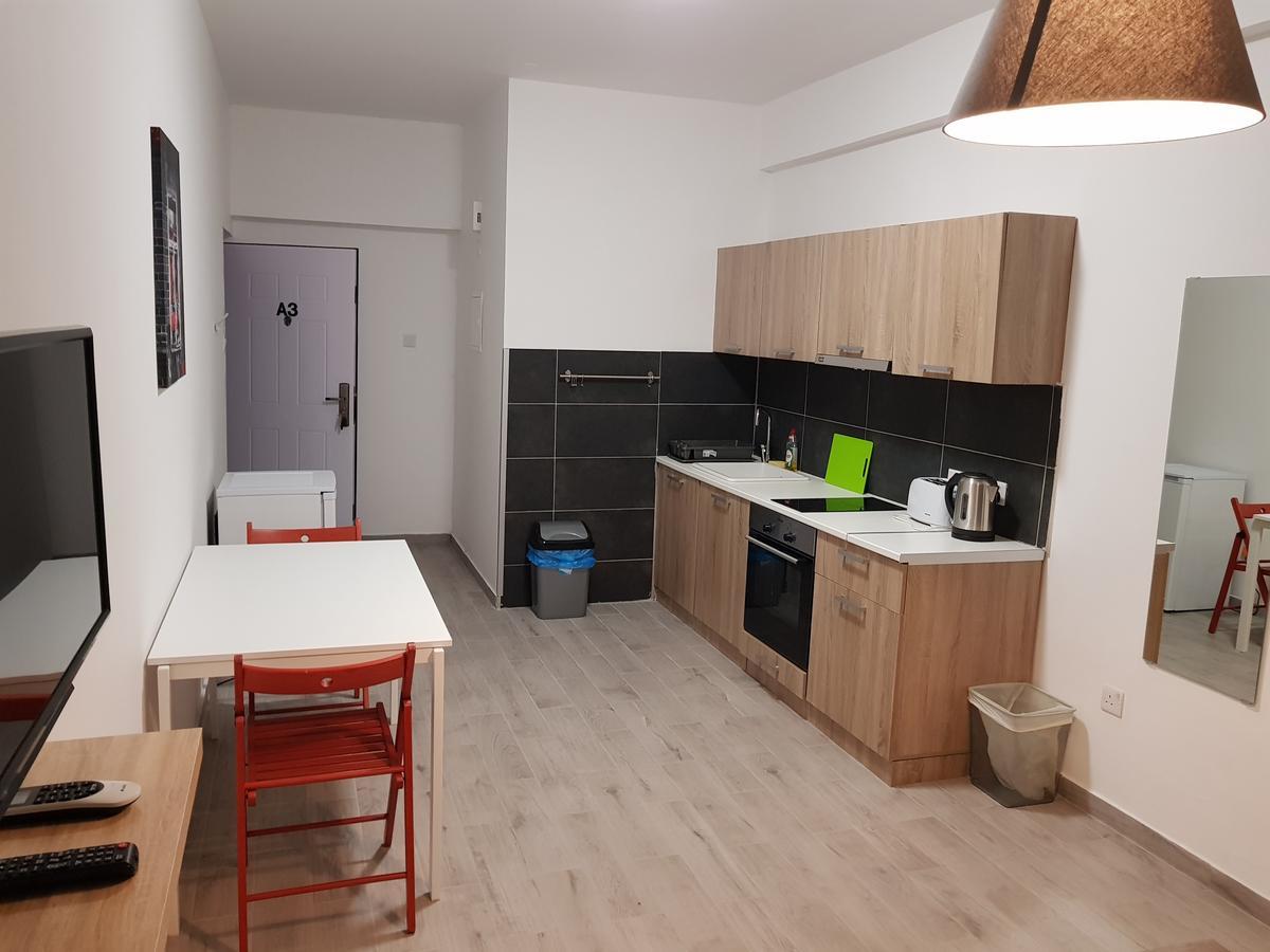 Mylos Court Apartments Limassol Bagian luar foto